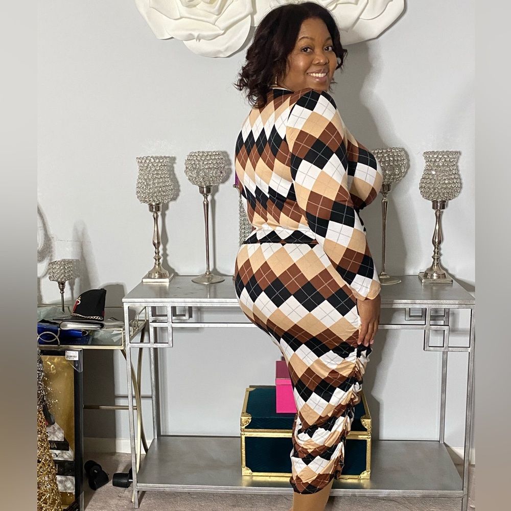 Plus size 2 piece stretch knit skirt set - Picture 2 of 3